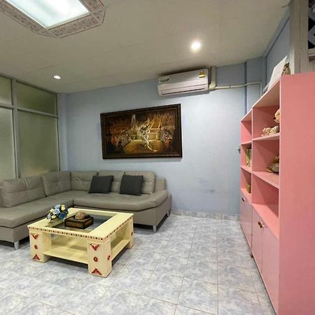 Oyo 75486 Anna Residence Jomtien Kültér fotó