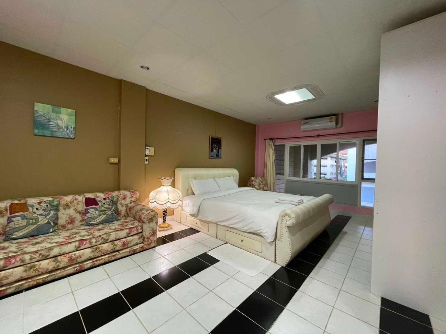 Oyo 75486 Anna Residence Jomtien Kültér fotó