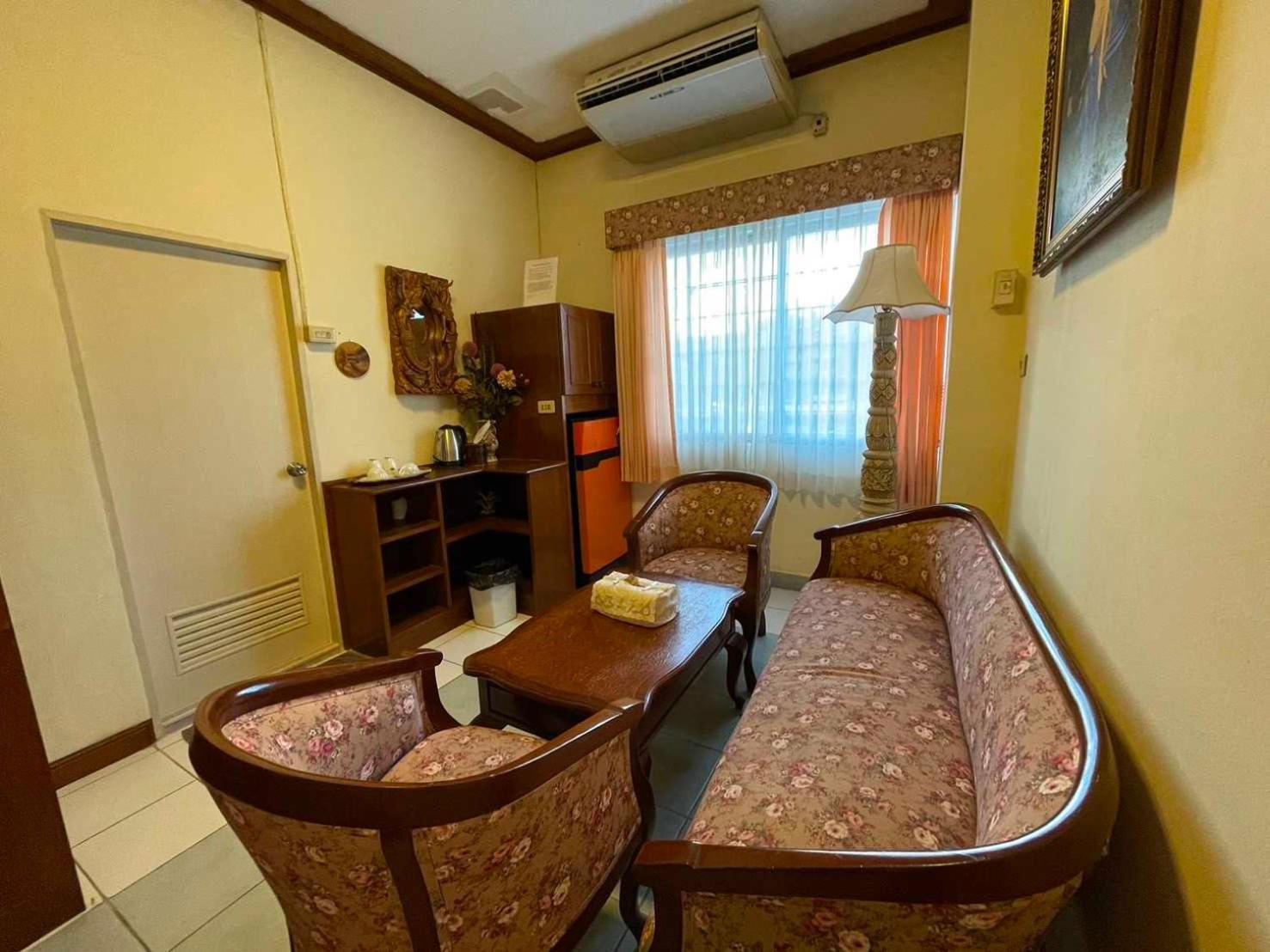Oyo 75486 Anna Residence Jomtien Kültér fotó
