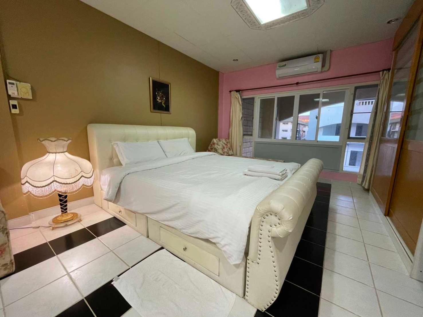 Oyo 75486 Anna Residence Jomtien Kültér fotó